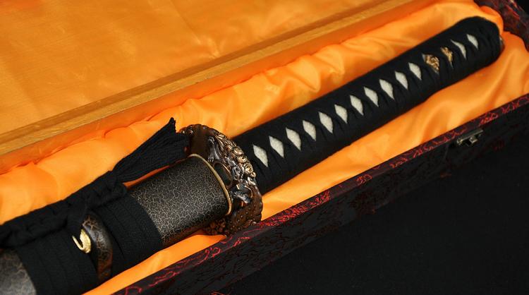 Clay Tempered Shinogi-Zukuri Blade Lion Tsuba Japanese Samurai Sword Katana